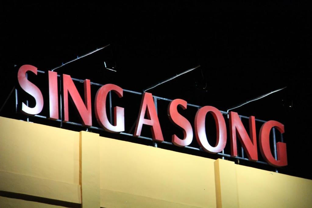 Hotel Sing A Song Pematangsiantar Kültér fotó